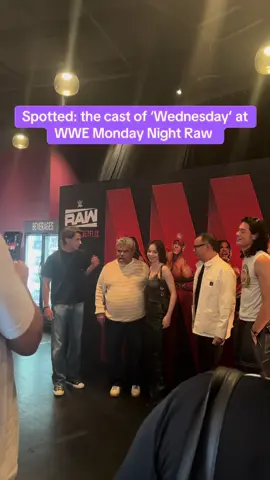 One #netflix family supporting another 🤝 Who’s watching #wednesday this week? #WWE #emmamyers #luisguzman #fredarmisen #mondaynightraw 