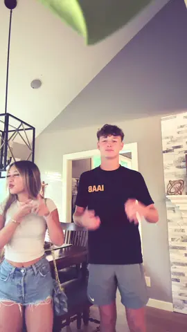 tmb to fl 😂 bra i’m cryin😂😂