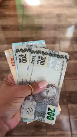 Mulheres! Usem o áudio para ativar afirmações positivas de prosperidade e abundância. Vamos focar em lucrar, amém! #leidaatração #gratidao #mulherquelucram #abundancia #mulherescomproposito 