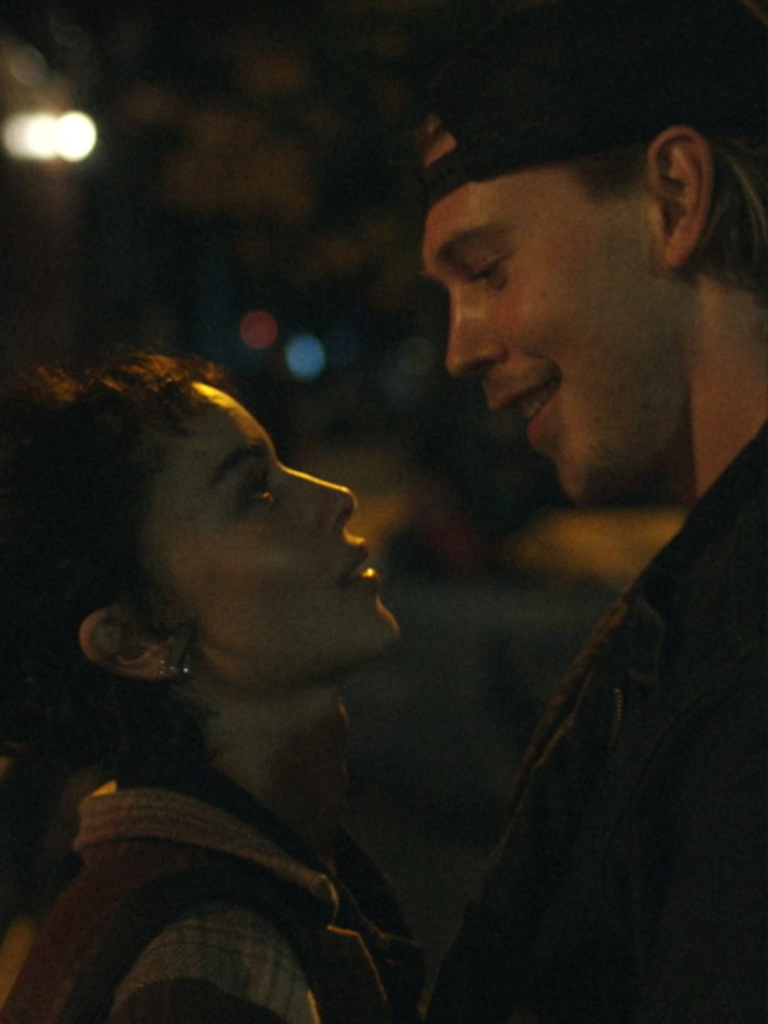 Shit got wild. Austin Butler and Zoë Kravitz star in Darren Aronofsky’s #CaughtStealingMovie – exclusively in cinemas August 28.