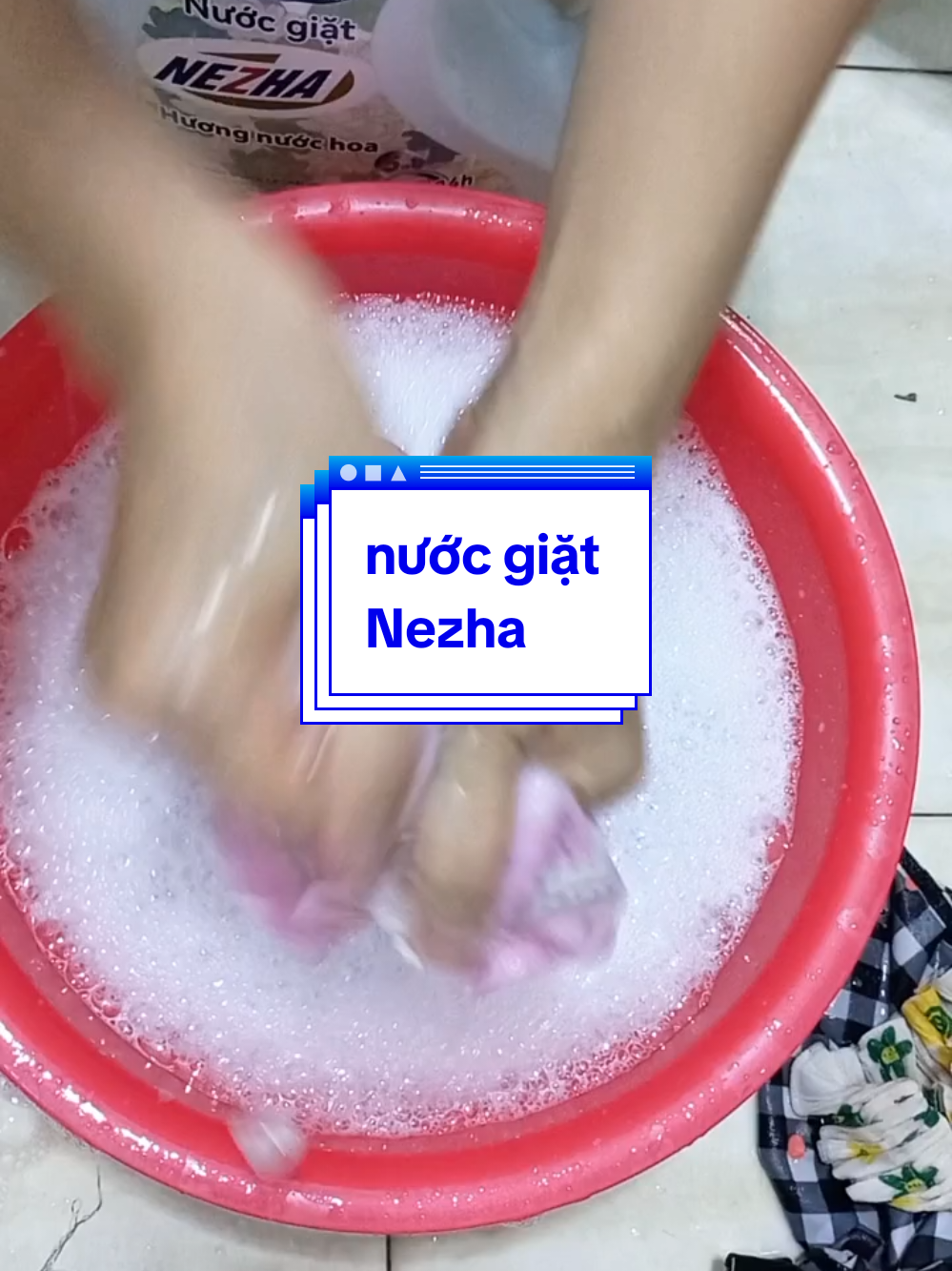 Nước giặt Nezha hương nước hoa cần 2l, lưu hương lâu giúp quần áo luôn thơm mát. giặt tẩy hay máy đều được. #nezha #nuocgiat #nuocgiatnezha #nuocgiatxa #giatquanao #nuocgiatdo #viral 
