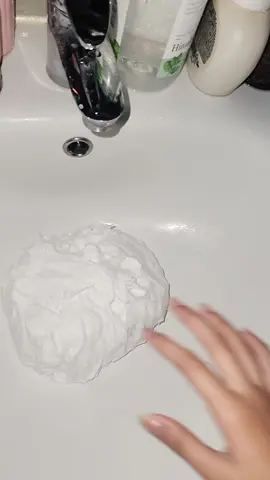 나는 또 하나의 거품을 만들었다 #bubble #cottonslimetutorial #cottonslime #거품 #200개만넘게해주세요 #쫀득거품 #솜 