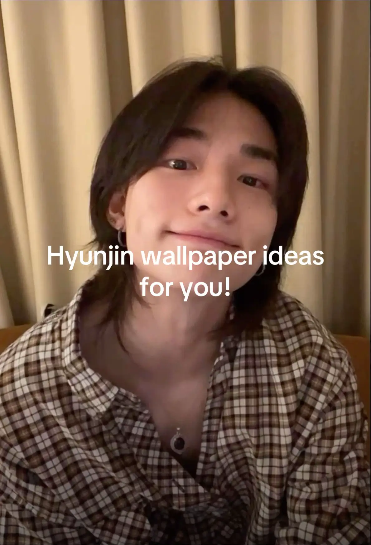 Just zoom in and ss to get the photo! #HYUNJIN #h #wallpaper #fypシ゚ #skz 