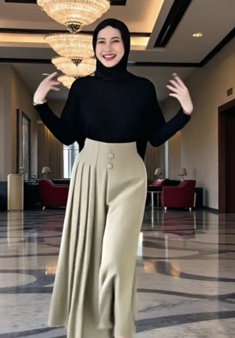Shenna Kulot Pleats - Celana Kulot Rok Wanita - Celana Highwaist Bawahan Casual Formal Daily - Semi Wool Skirt #kulot #kulotskirt #celanakulot #bawahanwanita #celanawanita #rokwanita #ootdhijab #ootdfashion #muslimah #trending 
