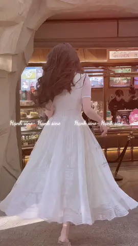 Phải sờ lâu mo sần cho mấy bà coi cái tà váy nhà e#CapCut #xhuong #xh #tiktok #vayxinh #thoitrang #homnaymacgi #thoitrangcongso #viral #trending #homnaymacgi #trend #LearnOnTikTok #phoido #xhtiktok #style #quanao #fashion #outfit #fyp #foryou #thoitrangtiktok 