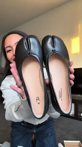 how it feels to unbox your dream shoes ⋆𖦹.✧˚ @WoodchuckSato #tabis #balletflats #woodchucksato 