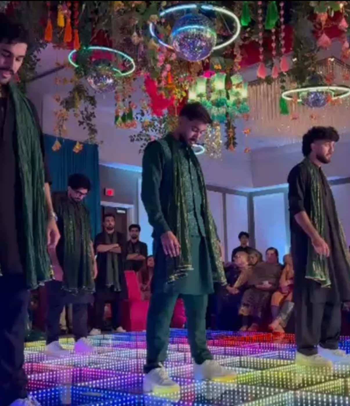 One of my favorite ones to perform to! Dance inspired by: @thequickstyle  #dance #bollywoodsong #desi #thequickstyle #mehendi #performance 