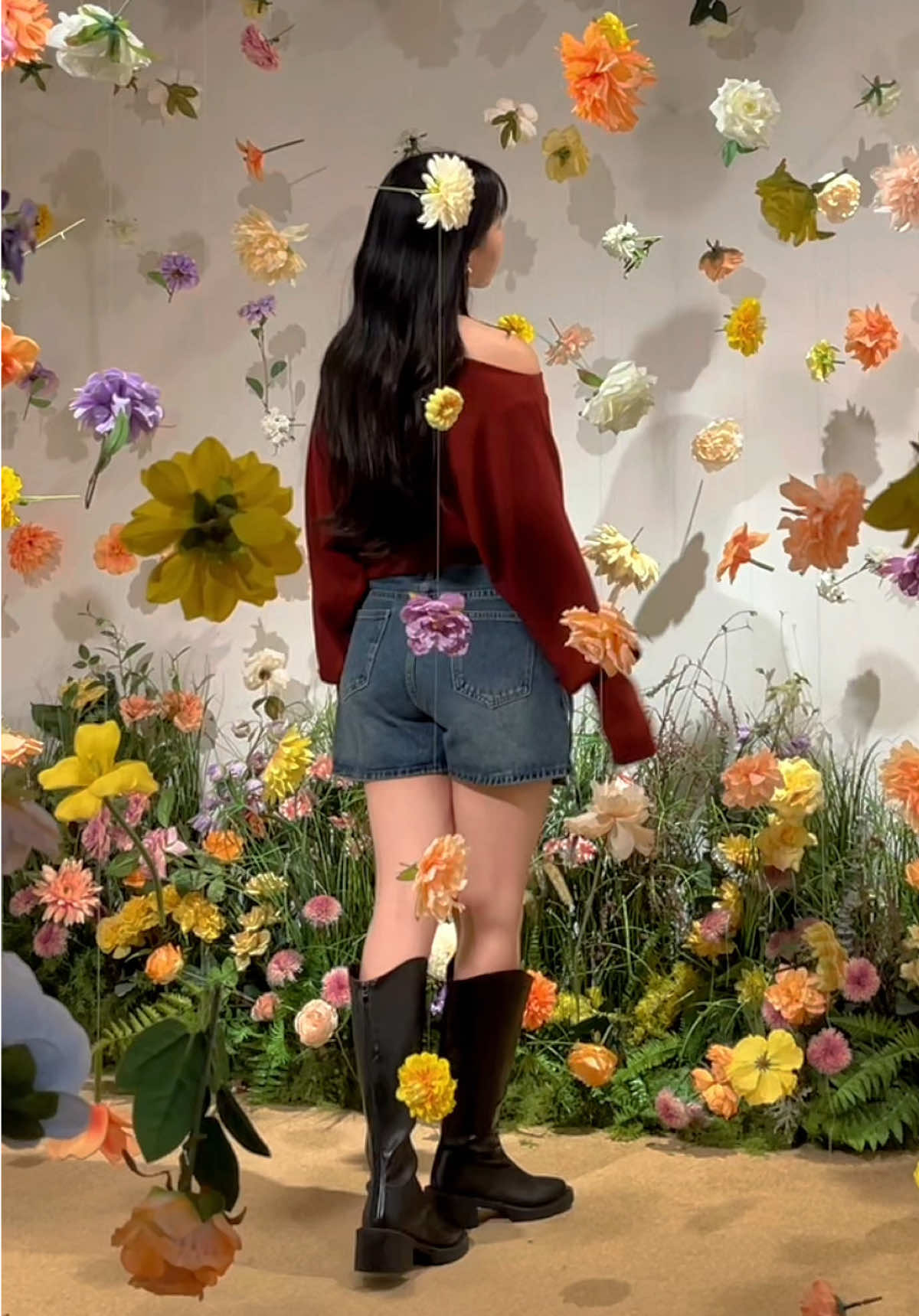 Your daily dose of fit inspo: studio + blooms edition.🌸🌼🪻  #tiktokshopstyleitgirl  #tiktokshopstyleuniversity #tiktokshopstudiosesh #girlontrend #tiktokshopontrend #outfitinspo #offshouldersweater #TikTokFashion #fyp 