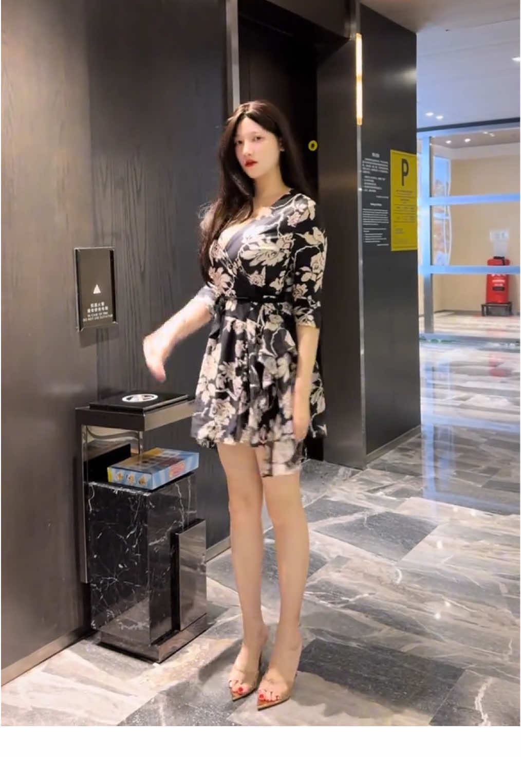 热的不想出门 #Chinese #chinagirls🇨🇳 #beautiful #lady #milk #hot 