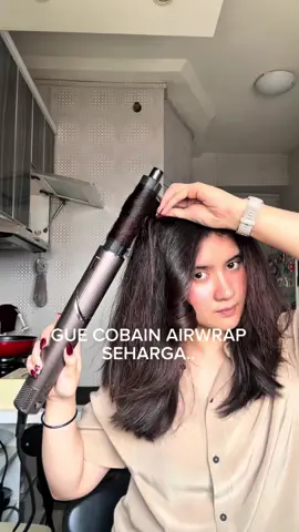 totally WORTH EVERY PENNY💵 Shark Flexstyle Multi-Styling Hair Dryer & Styler dari @sharkbeautyid yang bisa mengeringkan rambut & styling rambut sesuai kebutuhan kita.  Kalian bisa dapatkan produknya di official marketplace Shark Ninja Indonesia & offline store seperti Seibu Grand Indonesia, Sogo Central Park & Electronic City SCBD. Kunjungi juga new pop up store @sharkninja_id di Supermal Karawaci Tangerang #SharkNinja #SharkBeauty #SharkFlexstyle 