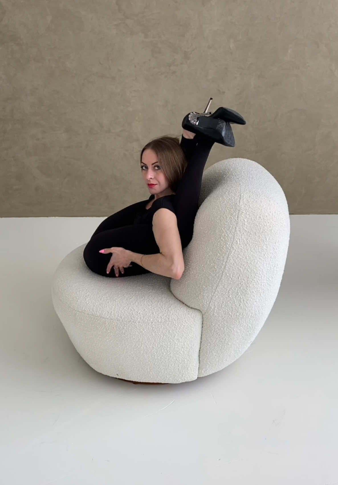 Follow my instagram🖤#pretzel #flexible #overstretch