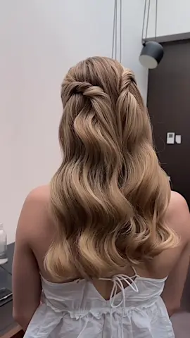 Twisted half‑up Hollywood waves – 2025’s top bridal hair trend for destination weddings in Italy. From Lake Como to Tuscany, BLBS Management creates bridal looks that make you feel like the main character on your wedding day 💍 #BridalHair2025 #HollywoodWaves #HalfUpHalfDown #WeddingHairItaly #DestinationWeddingItaly #LakeComoWedding #TuscanyWedding #BLBSManagement #BridalHairTrend #WeddingTikTok