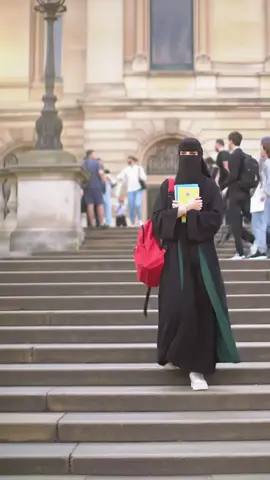 #hijab #girl #londonvibes #londonwalks #ukviral #hijabqueen #muslim my university of I'm going to home London UK 🇸🇯