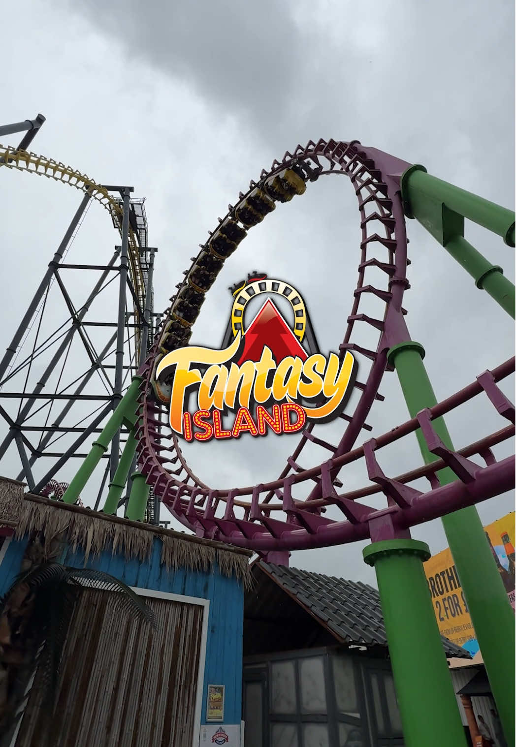The WEIRDEST Theme Park I’ve Been To 🤨 #fantasyisland #skegness #themepark #rollercoaster 
