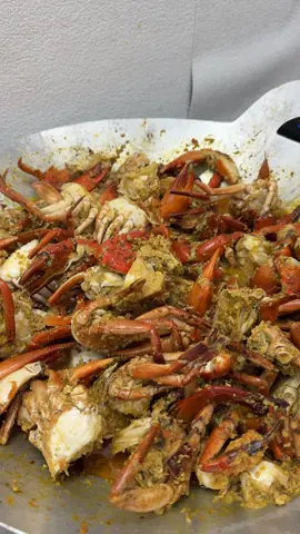 Cua ram gạch em đang ram cho khách ạ 250g zá 200 cành ạ #phuongoanhdaily #oanhcua #cuakhongday 