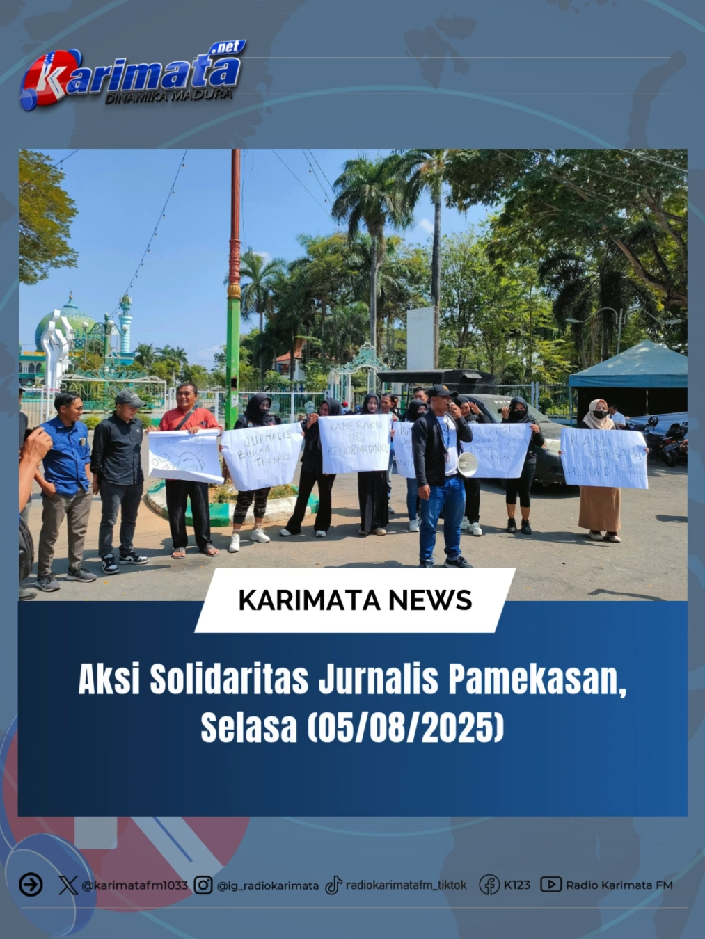 Ketua Persatuan Wartawan Indonesia (PWI) Pamekasan, Khairul Anam, memimpin langsung aksi solidaritas terhadap Humaidi, Jurnalis Radar Situbondo yang menjadi korban kekerasan saat bertugas meliput, Jumat (1/8/2025) lalu. Dalam orasinya di Monumen Arek Lancor, Selasa (5/8/2025), Anam meminta Kepala Bakorwil Madura agar menyampaikan langsung kepada Gubernur Jawa Timur untuk mengambil tindakan serius terhadap kasus tersebut. Ia juga menyebut Bupati Situbondo tidak bisa lepas tangan dan harus bertanggung jawab atas insiden yang dialami Humaidi. Anam menilai tindakan kekerasan terhadap jurnalis bukan sekadar pelanggaran hukum, tapi juga pengingkaran terhadap prinsip demokrasi. #aksidemonstrasi #situbondojawatimur #PAMEKASAN #Jurnalis #jawatimur