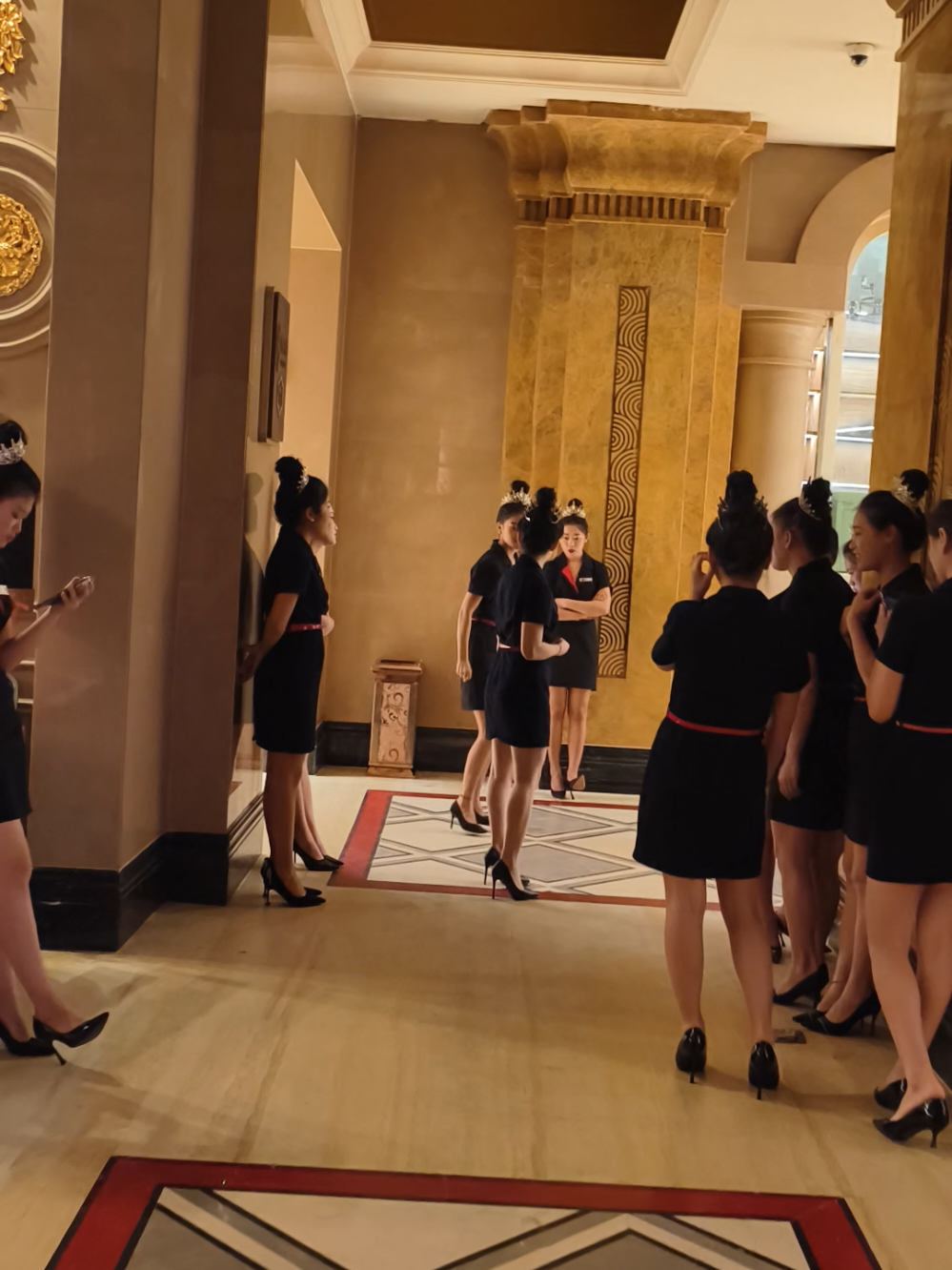 腾龙荷官小姑娘上班日常