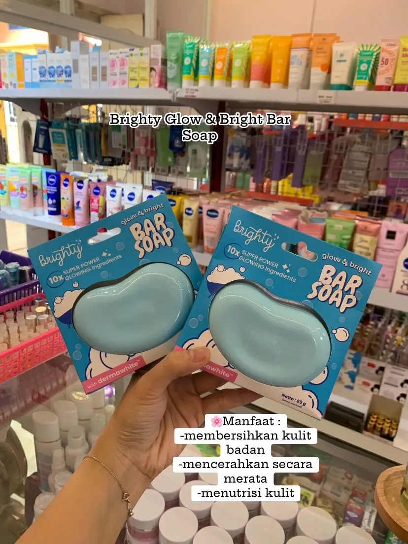 BRIGHTY GLOW & BRIGHT BAR SOAP✨ Rp @41.000k Sabun batang yg dapat membersihkan, mencegah sekaligus menutrisi kulit. Diperkaya & dirancang dengan 10x natural active ingredients untuk membuat kulit 3x lebih cerah di bandingkan dengan Kojic Acid. Key Ingredient : -dermawhite -alpha arbutin -glutathione -niacinamide -kojic dipalmitate More info : 📍Jl Kutademang (dusun 2) Sukaraja Wetan 📍Maps : Chintia Skincare 