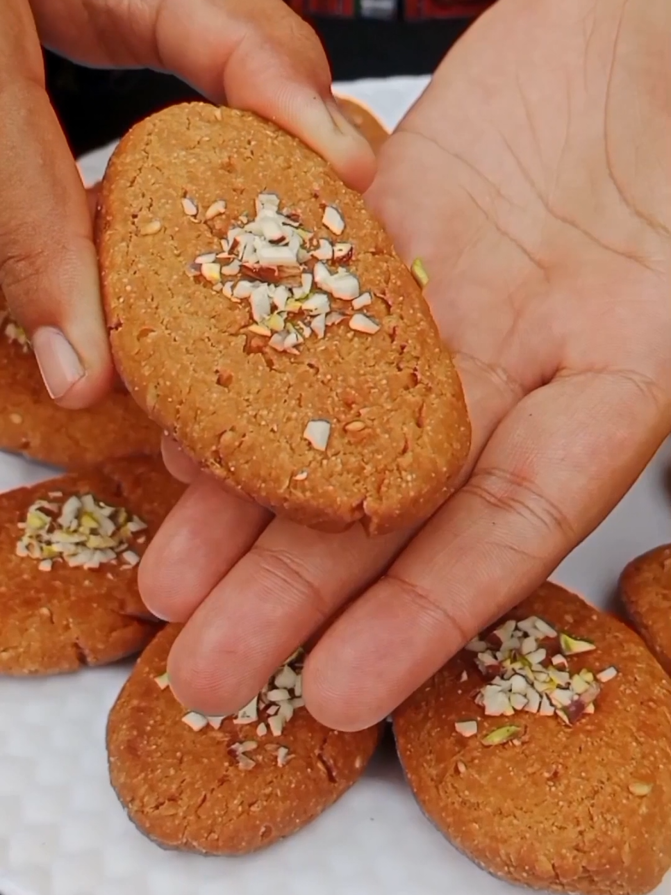 Afghani Khajoor Recipe | Village Style Khajoor Recipe | Afghani Khajoor Banane ka Tarika | Popular Afghans Recipe #khajoorrecipe#EasyRecipe #crispybook #dessert 