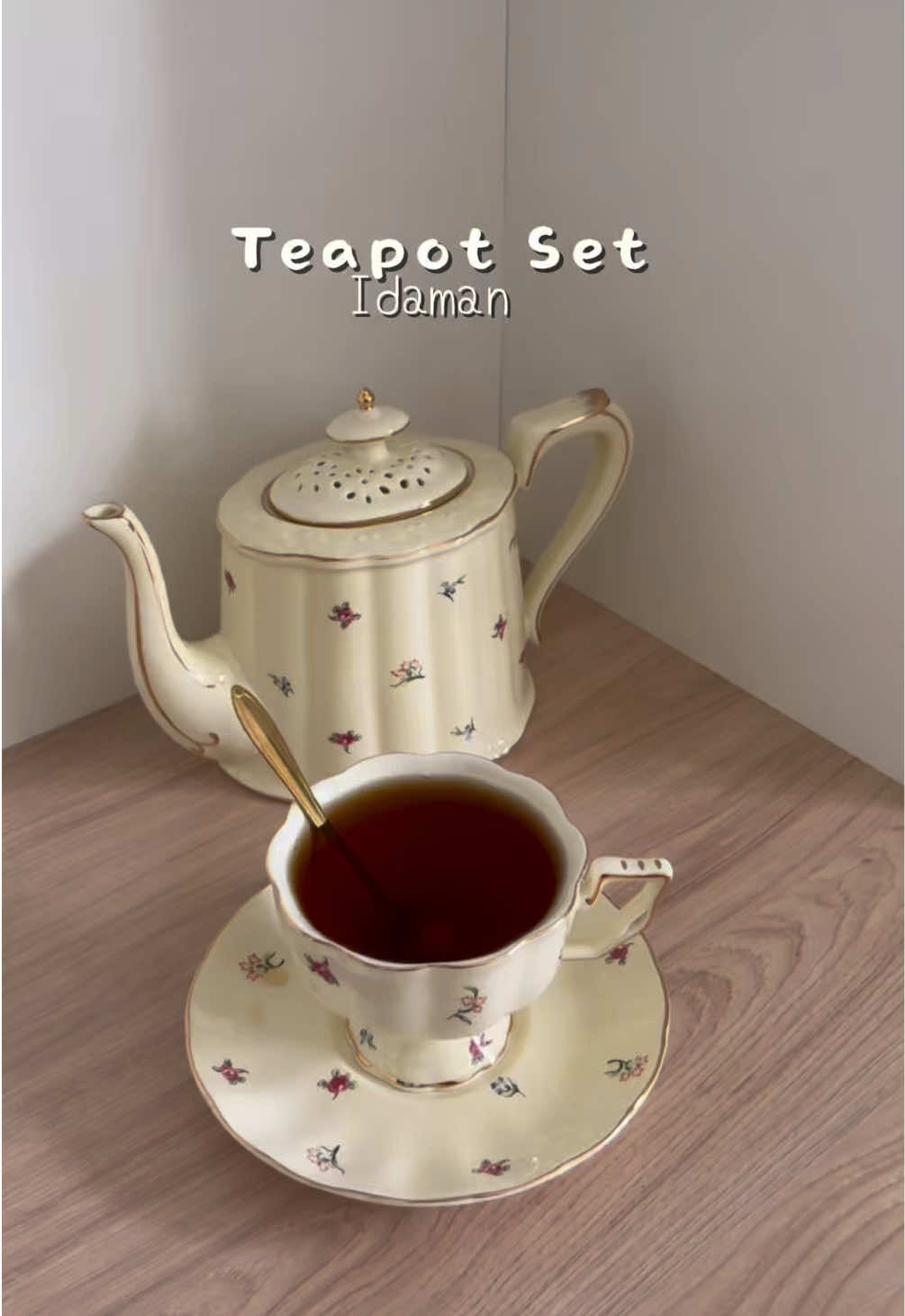 Tak boleh nak move on lagi dgn teapot ni. Terlalu cantikk yee 😭 #porcelainteaset #teapotset #teapotsetaesthetic #teapot #kitchen #kitchenware 