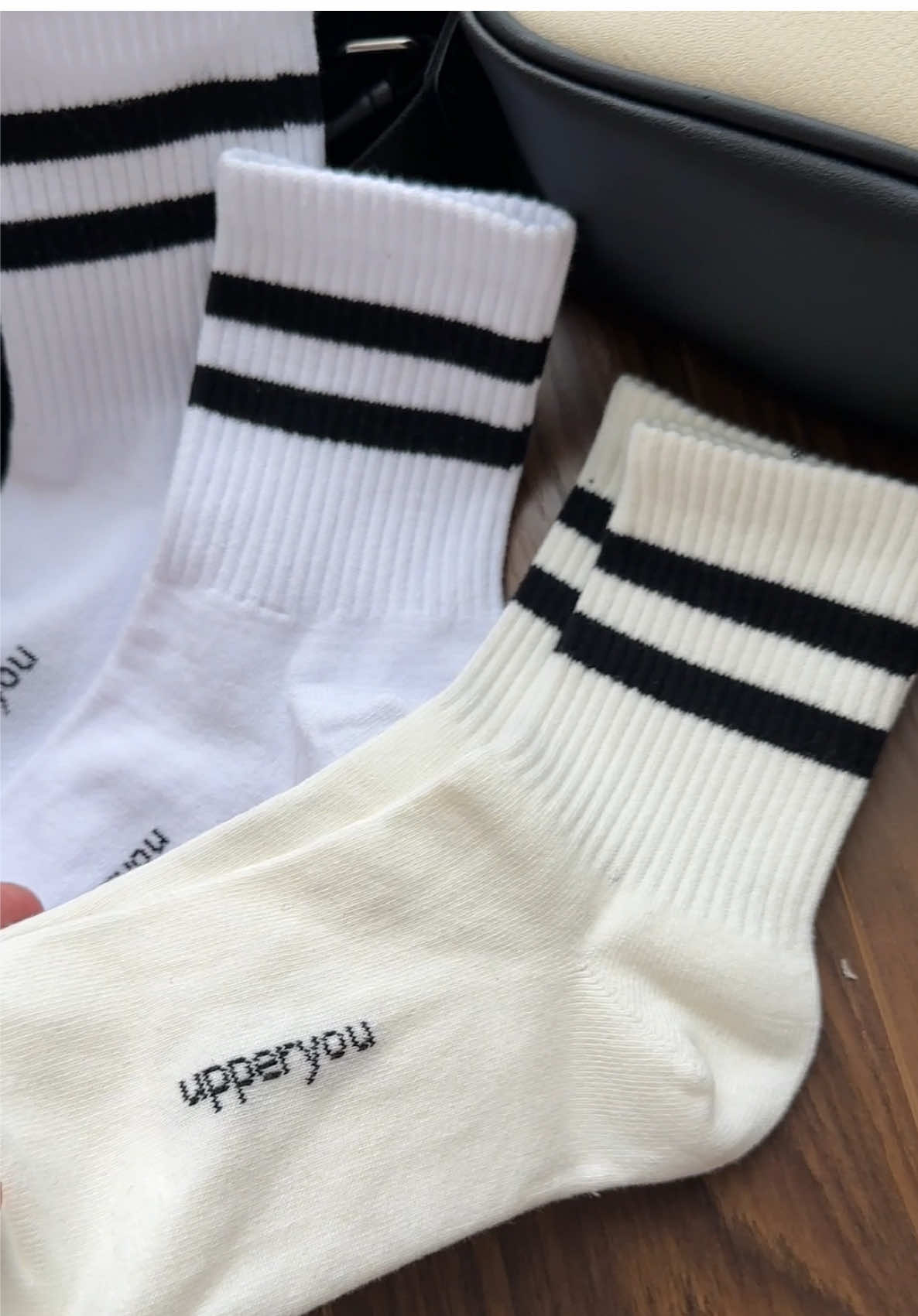 mua tất tặng người yêu thì tâm lý quá không nè