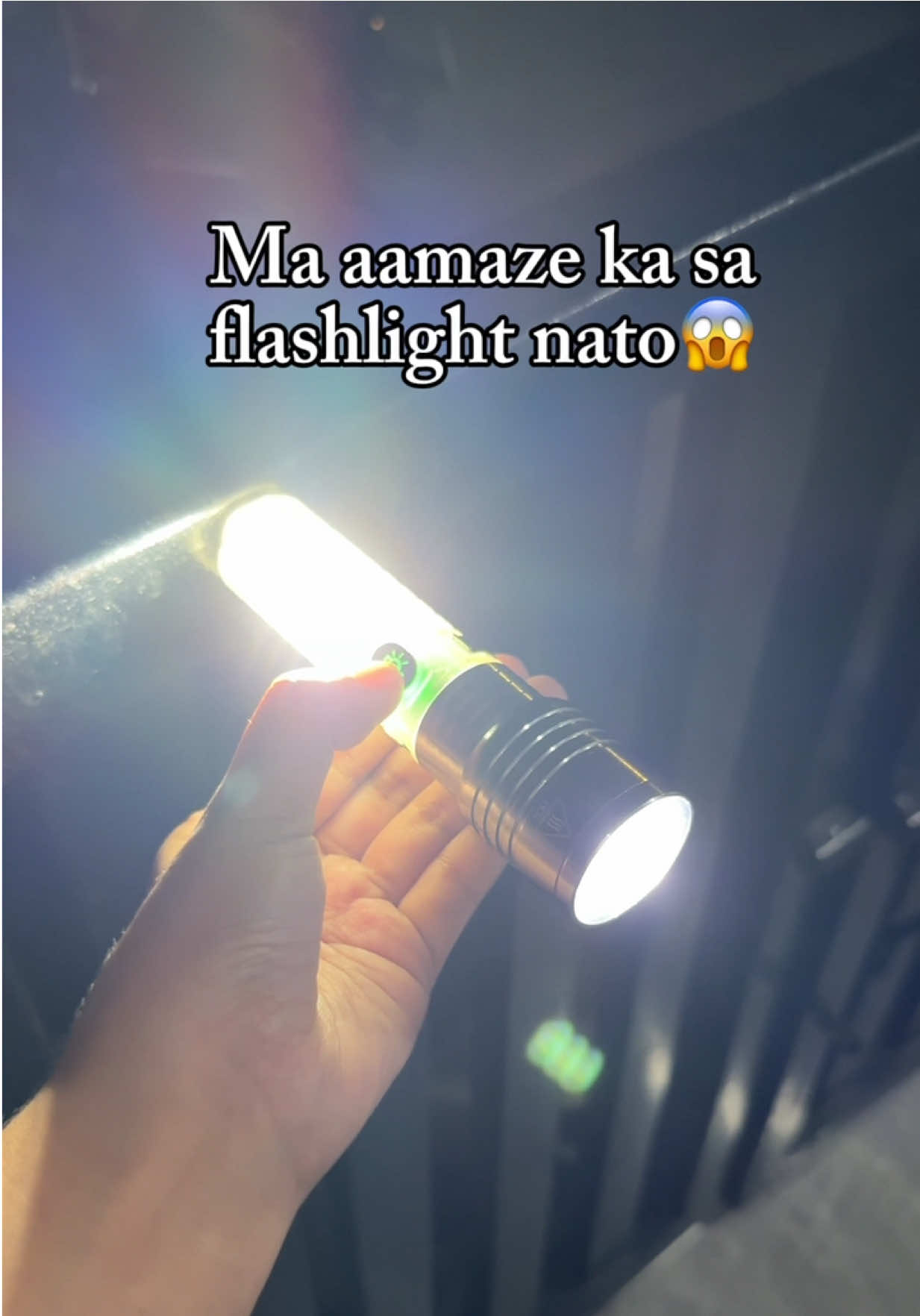 Ang lakas at magnetic na flashlight! #flashlight #multifunctionalflashlight #magneticflashlight #waterproofflashlight #fyp