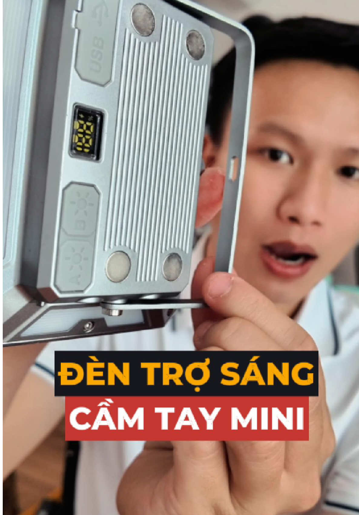 Đèn trợ sáng mini cầm tay, dùng con này trợ sáng tốt nha mọi người, điểm yếu duy nhất là hơi nhanh hết pin. #tiếnmò #tienmo #review #dentrosangmini #dentrosang #dentrosangcamtay 