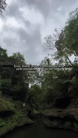 Kerja, ibadah, perkecil pertemanan, setia pada satu laki laki, private life, hidup damai dan cukup. @SM  #fyp #fypage #fypシ゚ #fyppppppppppppppppppppppp 