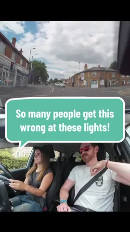 Do these traffic lights confuse you? . . . #drivinglessons #drivinginstructor #drivingtest #barnesdriving #stall #lights #trafficlights #right #turn #driving #learntok #fyp  