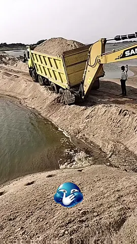 bukit  #excavator #excavatorlife #excavators #lewatberandamu #fyppppppppppppppppppppppp #excavatoroperator #foryoupage 