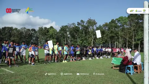 Dalam semangat menyambut Hari Ulang Tahun ke-80 Republik Indonesia, General Manager Pabrik Gula Glenmore turut hadir dan memberikan dukungan penuh dalam pembukaan lomba-lomba peringatan HUT RI yang diselenggarakan di tingkat sekolah se-Kecamatan Glenmore. Acara pembukaan yang berlangsung meriah tersebut diikuti oleh berbagai sekolah dari tingkat SMP/MTs yang ada di wilayah Kecamatan Glenmore. Cabang lomba yang di perlombakan antara lain lomba volly dan sepak bola, menjadi bagian dari rangkaian peringatan hari kemerdekaan Republik Indonesia ke-80. Kehadiran General Manager PG Glenmore tidak hanya menjadi bentuk dukungan moral terhadap semangat nasionalisme generasi muda, tetapi juga wujud sinergi antara dunia industri dan dunia pendidikan di wilayah sekitar pabrik. PG Glenmore akan terus berkomitmen untuk mendukung kegiatan sosial dan pendidikan di lingkungan sekitar, sebagai bagian dari tanggung jawab sosial perusahaan (CSR) dan kontribusi terhadap pembangunan masyarakat. #hutrike80  #dirgahayuindonesia80  #glenmorebanyuwangi #tradisijuarapgglenmore #sgn #sinergigulanusantara #pabrikgula #glenmore #pgglenmore #pabrikgulaglenmore #holding #holdingperkebunan #perkebunannusantara #tumbuhjuaramembangunnegeri #ptpngroup