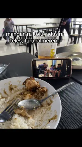 kenapa tulll…( mana pas lagi makan diluar 🙃 ). #gwsmlovers👹 #gwsmfamily #gwsm_editz #enthullgarudawisnusatriamuda #enthulgwsm #gwsmoriginalstore 