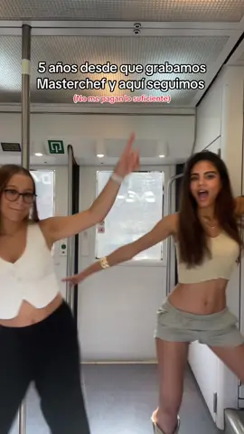 WOW @Adrianaa. #parati #foruyou #mcj8 Anca súbeme el sueldo 😁😋