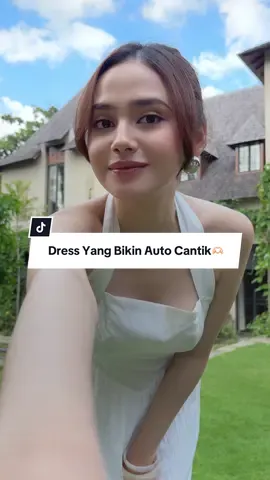 Salah satu dress yang wajib banget kamu punya untuk summer! Makin yakin dong buat check out biar samaan sama Syifa👀🫶🏻 #thisisaprilxsyifahadju #outfitideas #fashioninspo #dressrecommendation 