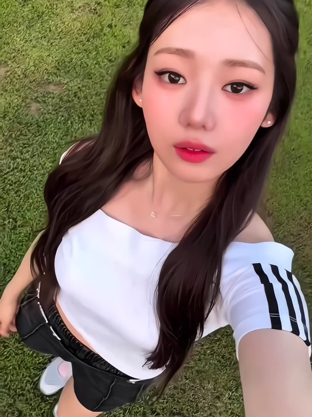 hope YG give a mini vlog for her bday too 😩 #RORA #로라 #이다인 #babymonster