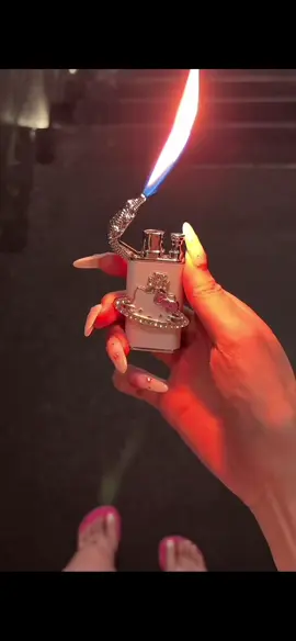 #hellokitty #lighter #gift #fyp #coollighters 