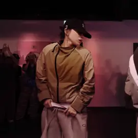 Scrap cause I haven’t posted in a while #badalee #badaleechoreography #choreographer #streetwomanfighter #leebada #kpopedit #edit #editor #kpop #swf2 #swf #hiphop #teambebe #badaleeedit #wlw 