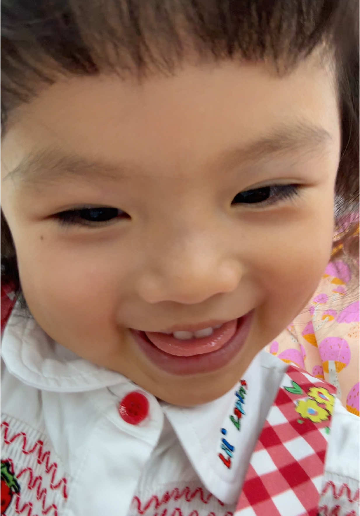 ลูกมีมี๊ที่แท้ทรู~ ได้แต่งหน้าแล้ว happy ม๊ากกกก 🤭 #ยัยหนูวีว่า 