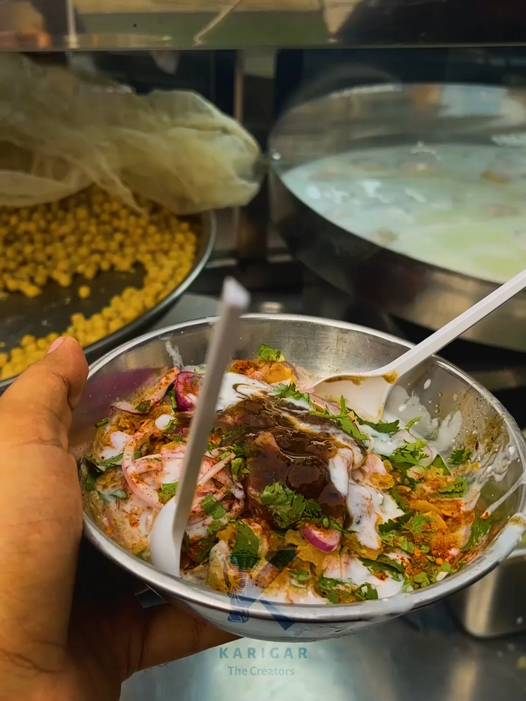 POV: You just heard the masala hit the chaat 🌶️🤯 This Chana Chaat is next-level street flavor! #ChanaChaat #ChaatTok #DesiFood #KarigarCreators #FYP