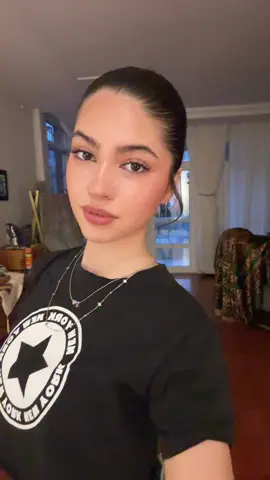 😏🤫 #viralvideo #greenscreen #persiangirl #فارسی_تیک_تاک #بروفوریوتاجرت_ندادم #وایرال_شو #وایرال_ویدیو 