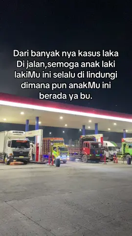 Doa Mu sangat berharga bu saat anakmu ini bertaruh nyawa di jalanan🤲🏽🤲🏽🤲🏽 #kurirayam #fy #tasikraya #pemburuhayambodas #drivermuda #pejuangrupiah #supirtrukindonesia #sodrekersindonesia #cctv_truck_indonesia 