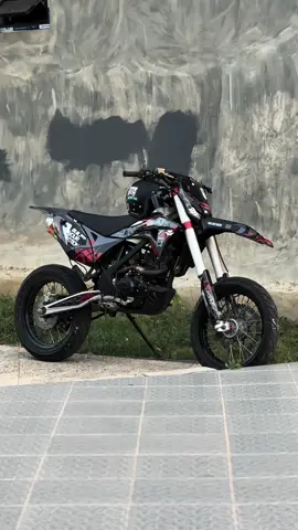 #supermotoindonesia #supermototiktok #klxgordon #supermoto #supermotoganteng #fyp #fypシ #oildesign 
