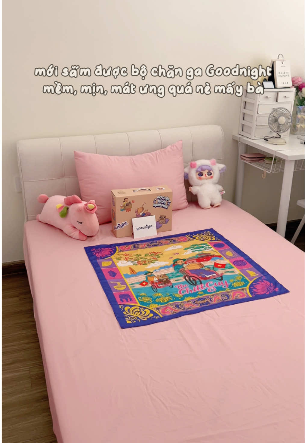 Nếu mấy bà đang tìm một bộ ga mịn mát bền đẹp thì tham khảo Goodnight Airsilk thử nhaaa #lynkamdaily #dailyvlog #aestheticdailyvlog #goodnight #goodnightbedding #tuhaovietnam #NguSaySongYay  