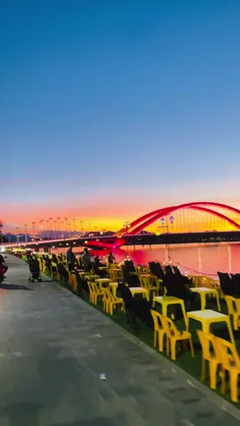 Tiệm nước mr bin vẩn bán bình thường ai đồn đóng cửa mà tội em quá mấy ní ..:))#cầunguyenhoanghuế #kiet254btx #nhachaymoingay #vfx 