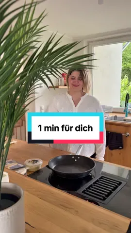 Nimm dir diese eine Minute Zeit & hör mir gut zu oder speichere dir das Video ab, wenn es dir mal nicht so gut geht. Ich schicke ganz viele Umarmungen raus ❤️‍🩹🥺 #motivation #aufstehen#starkbleiben 