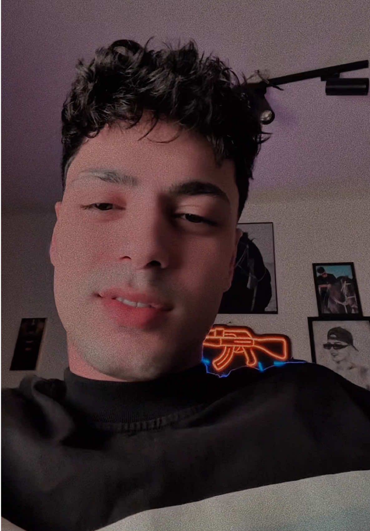 هتفضل اي يا رجاله؟😉#eslam_bisa 