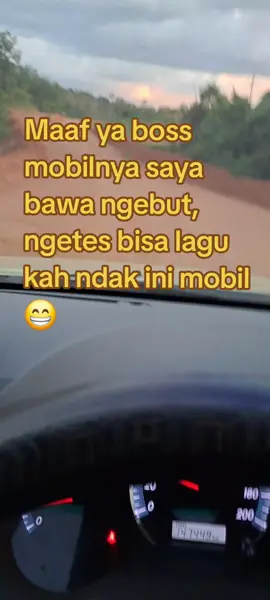 Mumpung jalannya sepi, boleh lah latihan ngebut sikit sapa tau bisa ikut balapan Reli 🤭