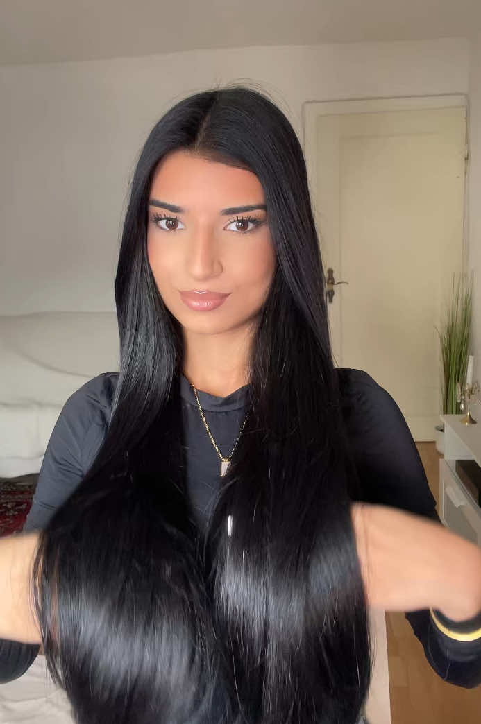 ✨ #haare #antifrizz #haircare #routine #leaveinspray #haarpflege #frizz #langehaare #gesundehaare #glasshair 