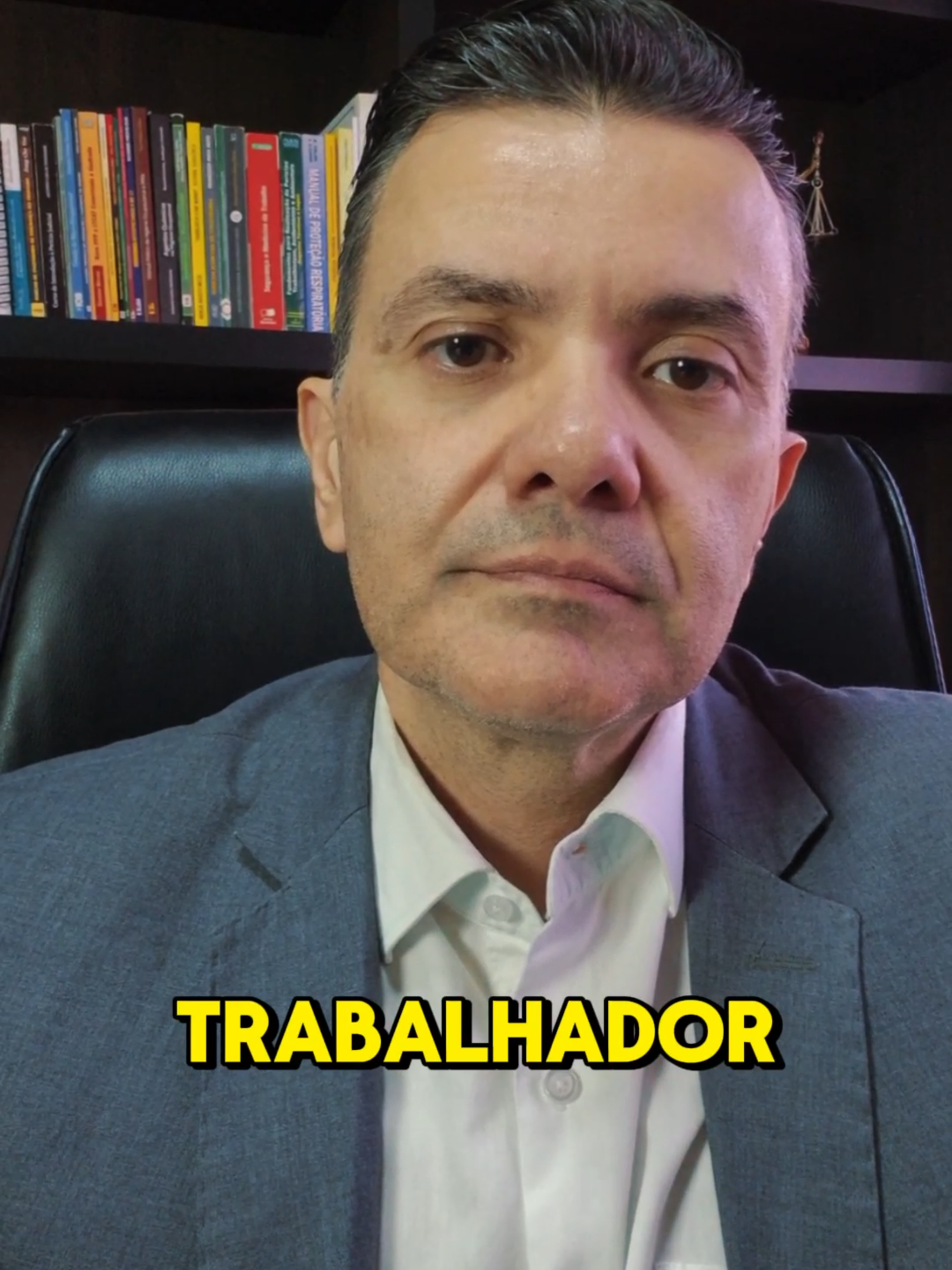 Você sabia que pode pedir demissão e ainda assim receber todos os seus direitos, como se tivesse sido mandado embora? A rescisão indireta acontece quando o empregador comete falta grave, como atrasar salários ou não depositar o FGTS, garantindo ao trabalhador a possibilidade de encerrar o contrato sem perder seus benefícios. ✔️ Direito ao saque do FGTS ✔️ Multa de 40% sobre o FGTS ✔️ Aviso prévio indenizado ✔️ Seguro-desemprego (se cumprir os requisitos) ✔️ Importante ter provas das irregularidades cometidas pela empresa Esse direito está previsto em lei, e o trabalhador pode buscá-lo com apoio de um advogado trabalhista de confiança para garantir que tudo seja feito corretamente. . . . . . . . . . . . . . . . . #trabalhadoras#demissão #trabalho #paravc