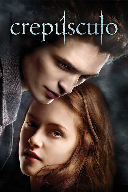 Crepúsculo (2008) COMPLETO! Você lembra desse filme? Porque foi aqui que começou uma das sagas mais marcantes da cultura pop. Romance, perigo e vampiros… tudo em um só lugar. Bella Swan é uma estudante comum até conhecer Edward Cullen, um garoto misterioso e diferente de todos os outros. Ela logo descobre o segredo: Edward é um vampiro. Mas em vez de fugir, Bella se entrega a um amor proibido… e mergulha num romance perigoso com sua alma gêmea imortal. #crepusculo #filmesnostalgicos #filmesparaassistir #filmecompleto #filme #movie #dublado #fyp #fy #foryou #1hora #vaiprafy #vaiprofy #filmescompletos #vampiros #romance #fantasia #viral 